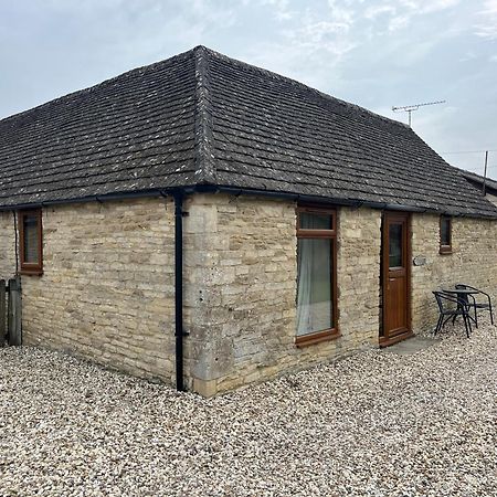 Tupenny Cottage, Old Mill Farm, Cotswold Water Park Сайренсестер Екстер'єр фото